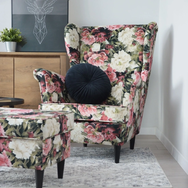 KOMFORTOWY FOTEL USZAK BLUM W KWIATY PIWONIE NA DREWNIANYCH NOGACH
